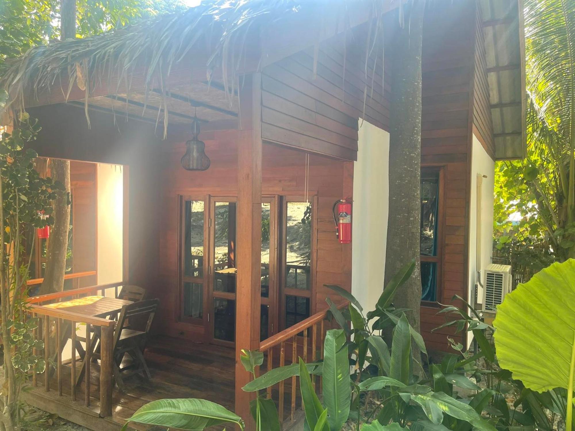 Bonus Resort Koh Lipe Exterior photo